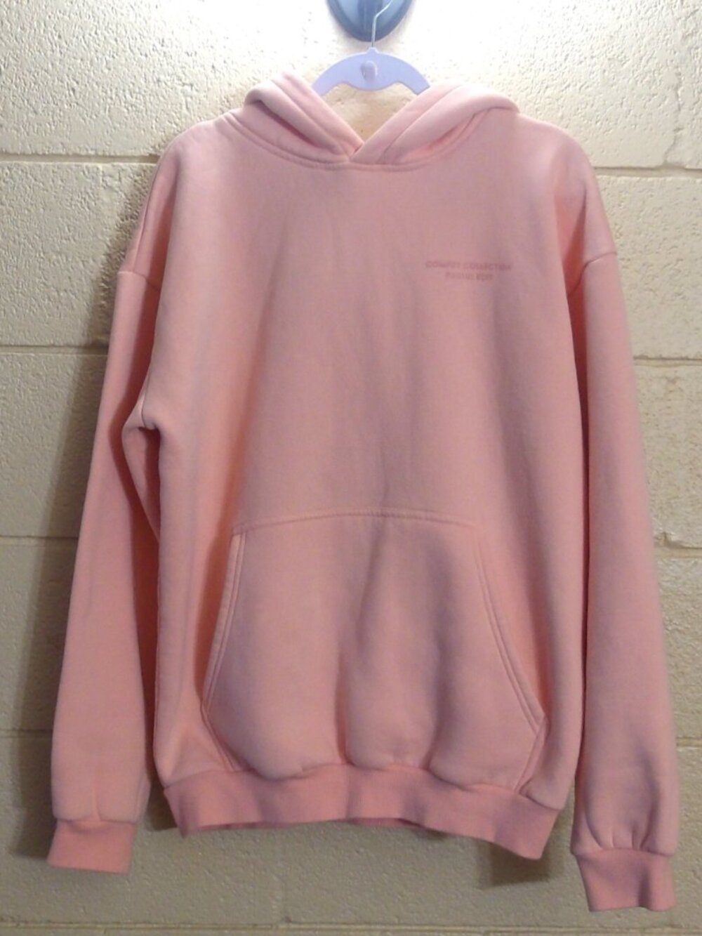 Comfrt Bubblegum Pink Pastel Oversized Hoodie Limited Edition Medium LIKE NEW - Picture 5 of 9